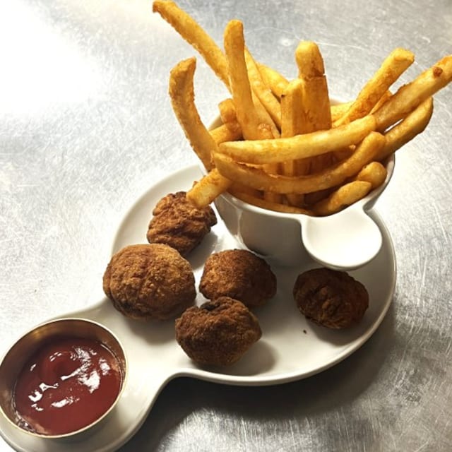Chicken Nuggets w/ Fries.